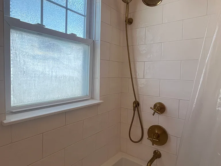 33 Bancroft St #33 — Photo 14