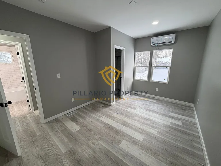 3221 E 38th St — Photo 7