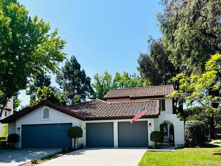 3518 Voyager Cir — Photo 1
