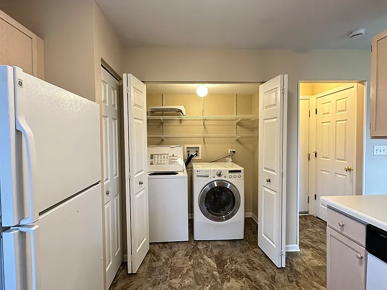 2159 Henning Pl — Photo 18