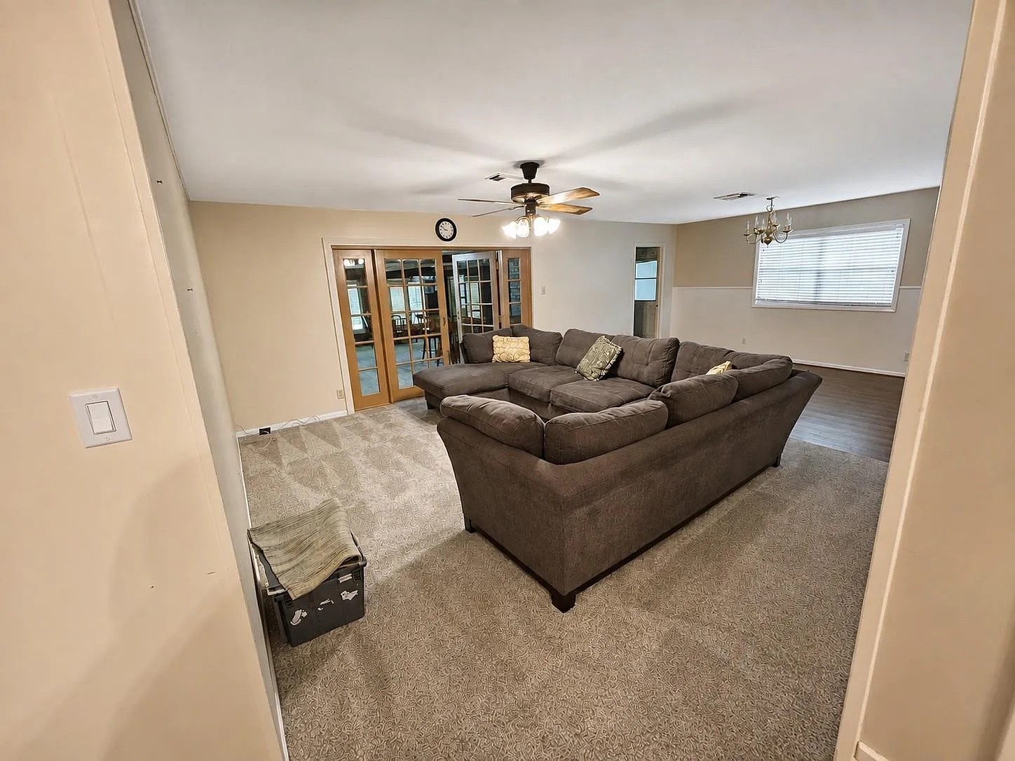 3 bed, 2.0 bath, 2360 sqft, $2,500 — Photo 3