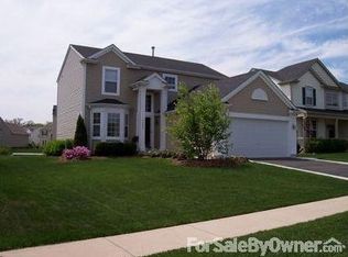 2233 W Cascade Cir, Round Lake, IL 60073
