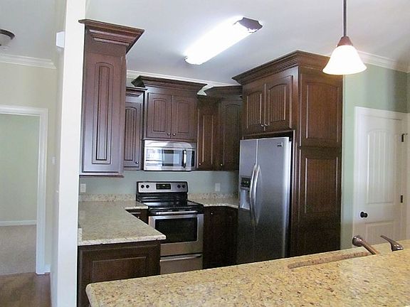 5th image of 105 E Stargrass Cir