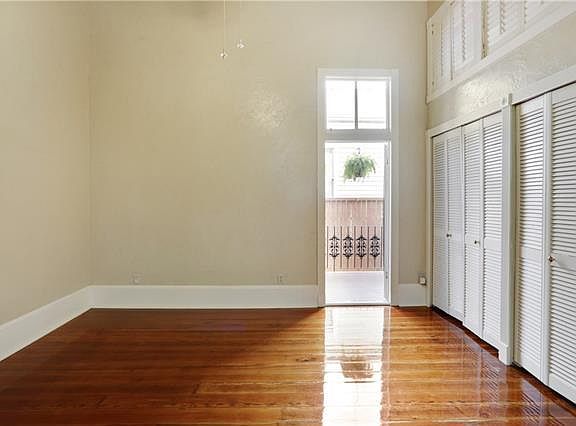 4th image of 724 Pelican Ave