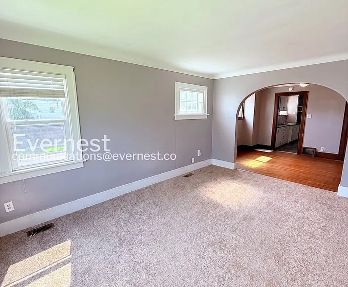 1803 Talbot St — Photo 8