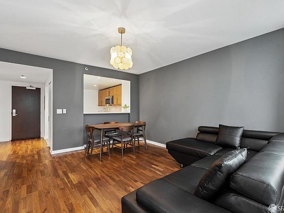 5th image of 555 4th St Unit 514