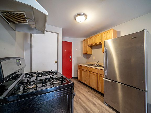 5th image of 24 Centenary St APT 11