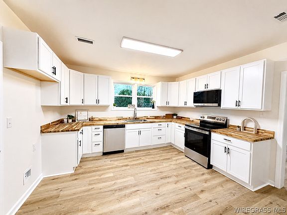 3rd image of 3230 Hickman Rd