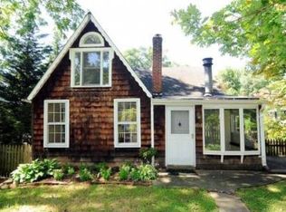 404 Grove Ave, Washington Grove, MD 20880