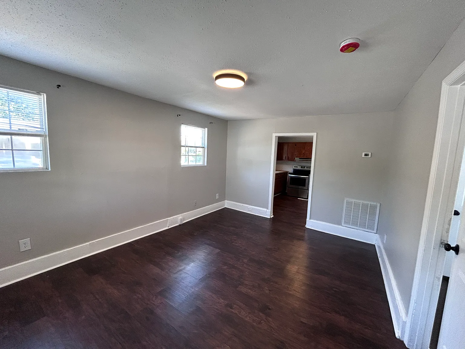 2 bed, 762 sqft, $1,200 — Photo 3