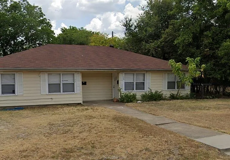 411 Sulphur Springs Rd — Photo 1