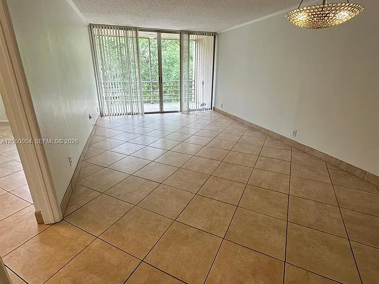 9410 Live Oak Pl #305 — Photo 7
