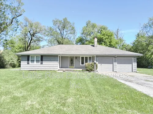 8819 S Noland Rd Photo 1