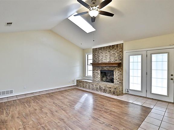 5th image of 2310 Brenda Ln