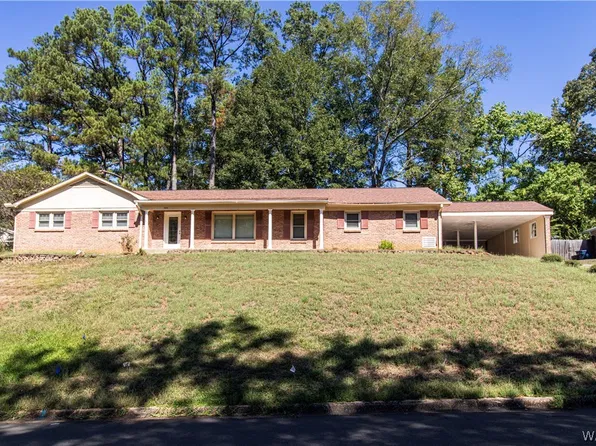 704 Greystone St, Northport, AL 35473