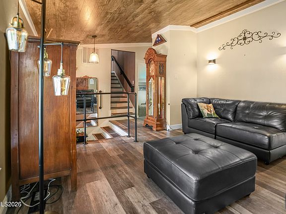 3rd image of 4380 Sierra Madre Dr