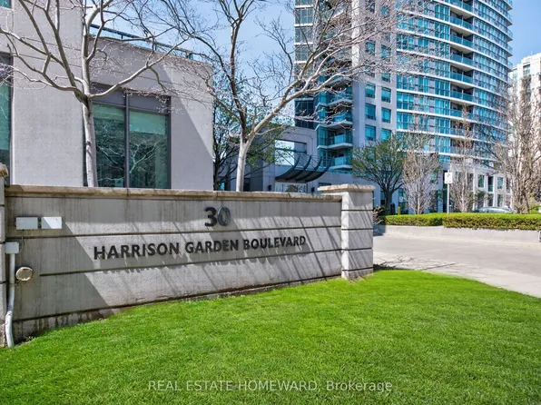 30 Harrison Garden Blvd #602, Toronto, ON M2N 2T3