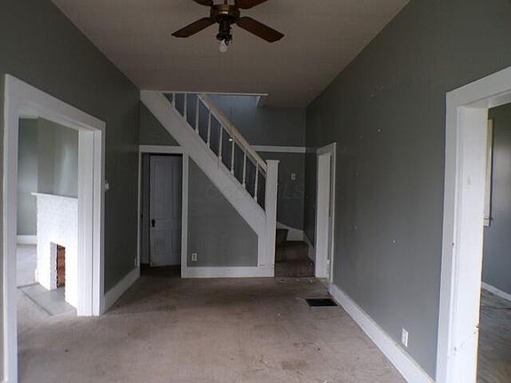 4th image of 149 W Main St