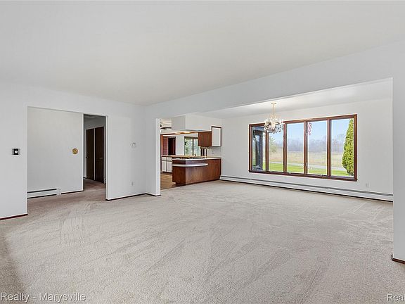 5th image of 3345 Beach Rd