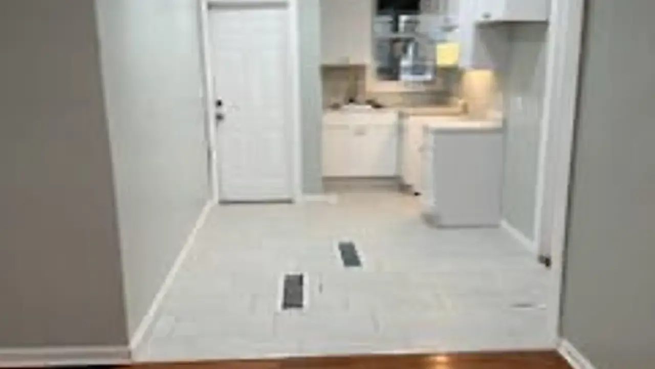 3 bed, 872 sqft, $1,750 — Photo 1