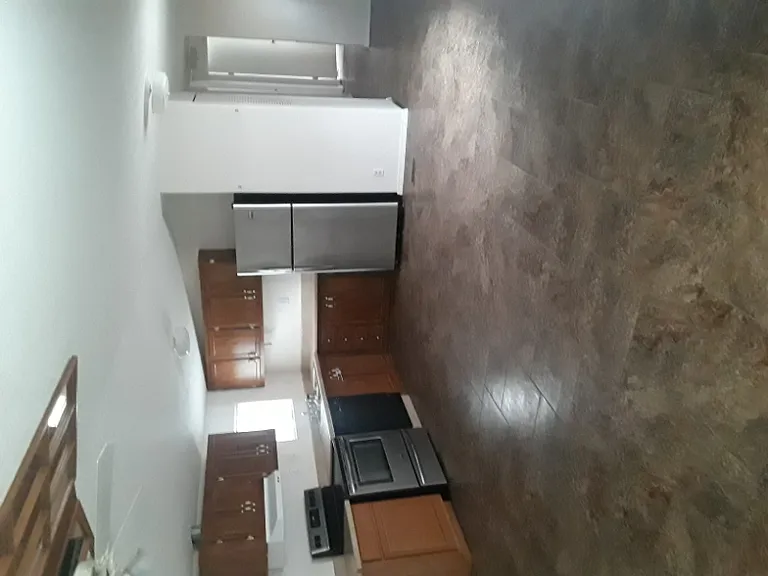503 Uhland Rd — Photo 3