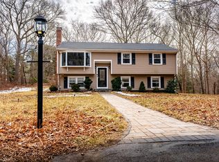 2 Wilson Ln, Plymouth, MA 02360