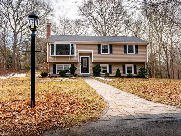 2 Wilson Ln, Plymouth, MA 02360