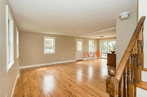 3rd image of 10 Coltin Dr