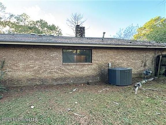 3rd image of 115 Avian Ln