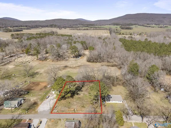 365 Section Line Rd, Gurley, AL 35748