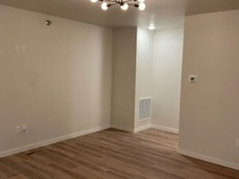 826-834 Thames Ct #1008 — Photo 41