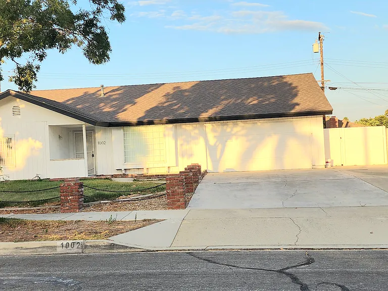 1002 N Merced Ave — Photo 1