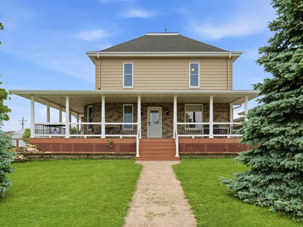 301 3rd St, Delaware, IA 52036
