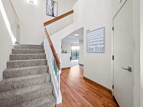 3rd image of 713 Gettysburg Way