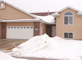 5210 S Baneberry Ave, Sioux Falls, SD 57106