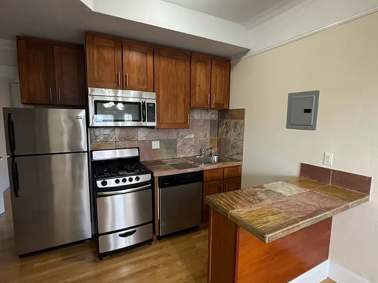 249 Duboce Ave — Photo 4