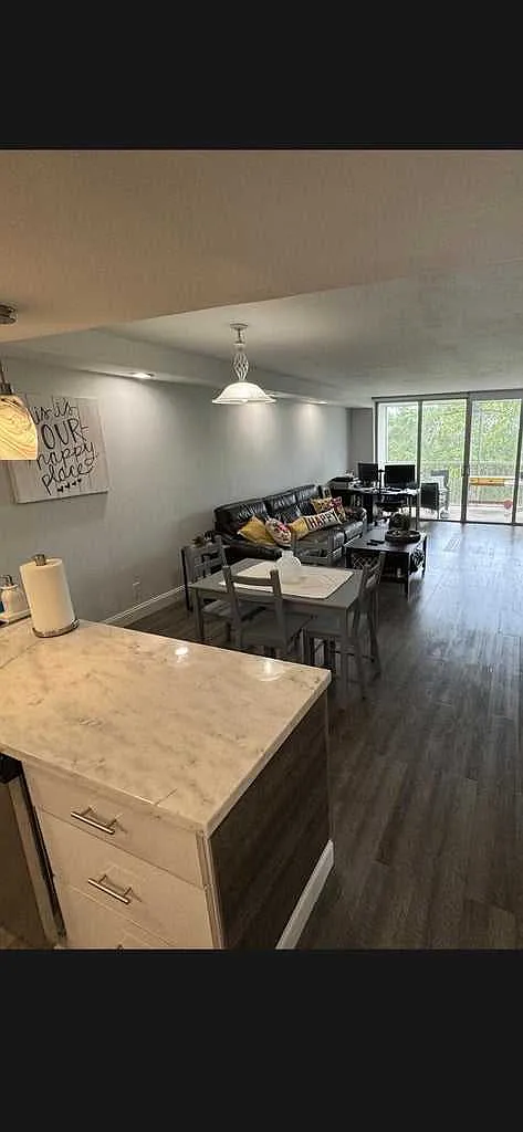 3 bed, $2,500 — Photo 2