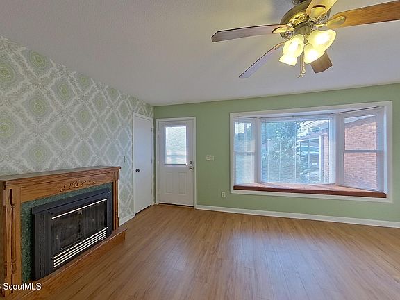2nd image of 229 Glen Meadows Cir
