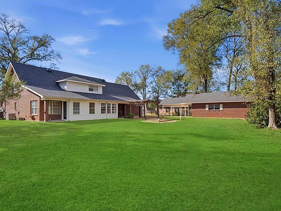 2nd image of 1428 Linda Ln