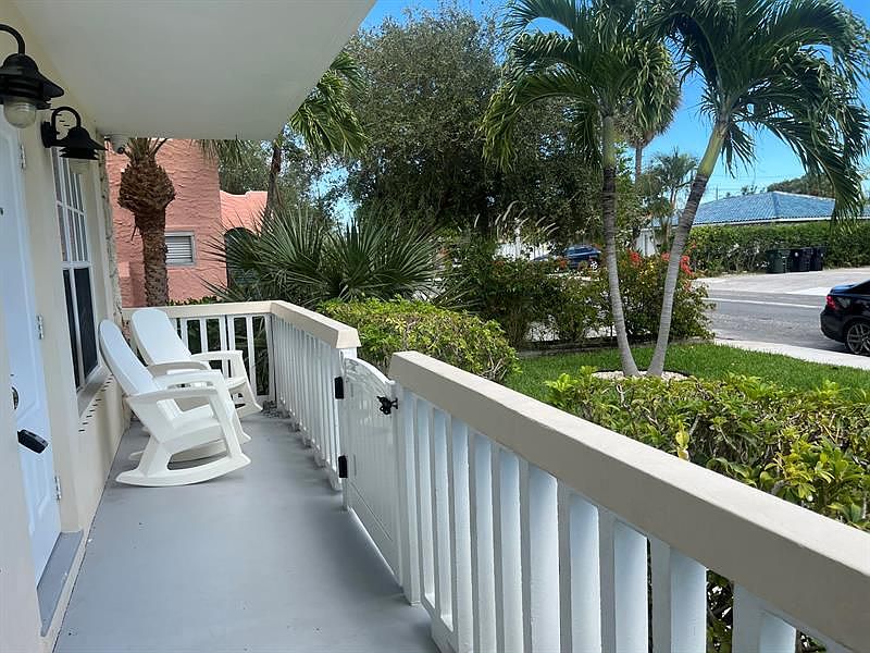 1st image of 325 Ocean Breeze St