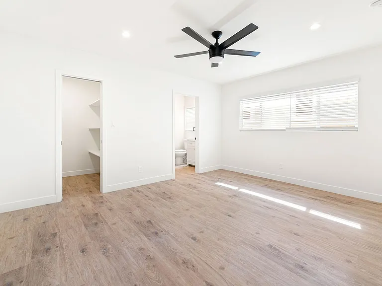 (32) 4901 August Street — Photo 14