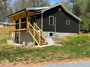 1221 Lynch Rd, Altavista, VA 24517