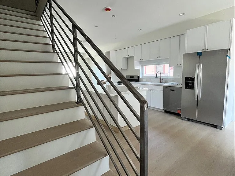 1282 S Leighton Ave — Photo 8