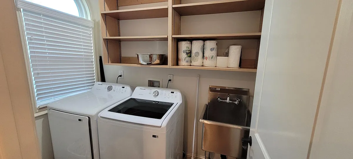 Laundry room - 10616 Olive St