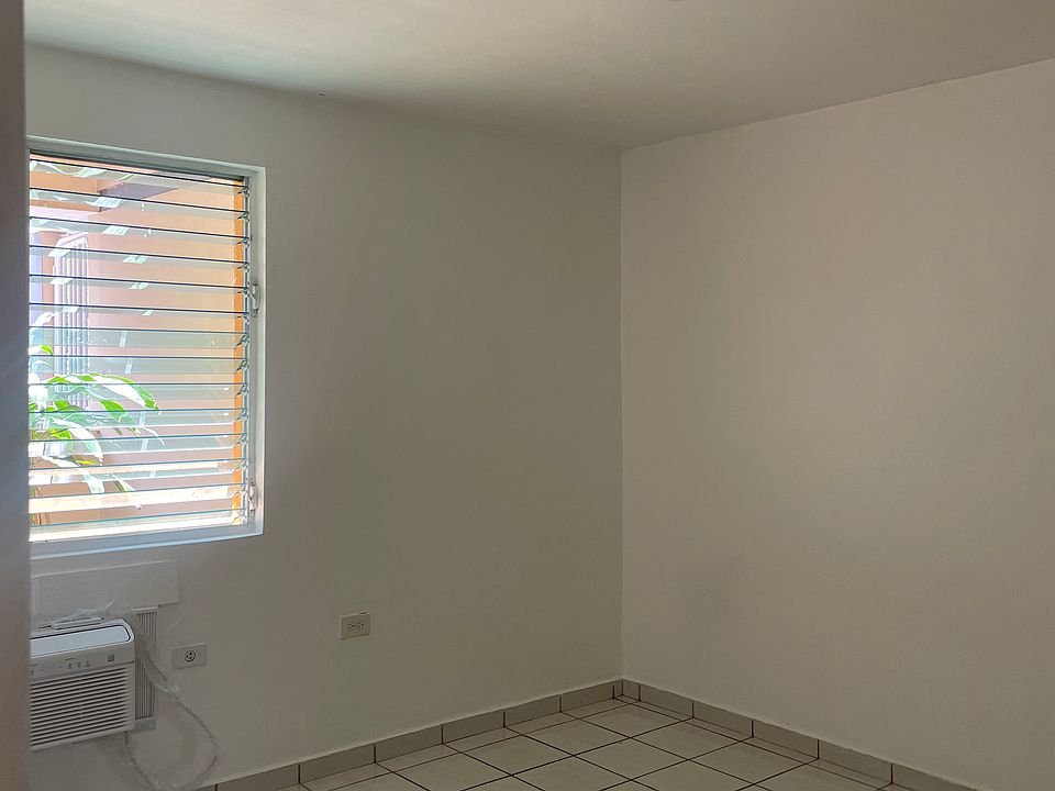 2nd image of 61 Carr Cond Portal Del Parque #848-208