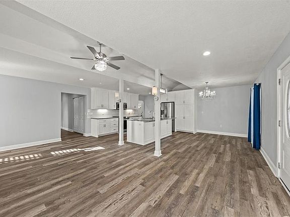 3rd image of 303 S Jackson St