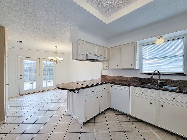 2710 Quail Creek Dr — Photo 13