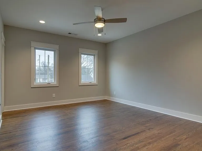942B Strouse Ave #B — Photo 16
