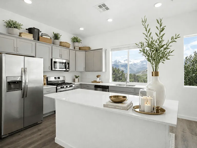 Summit Ridge Townhomes — Photo 9