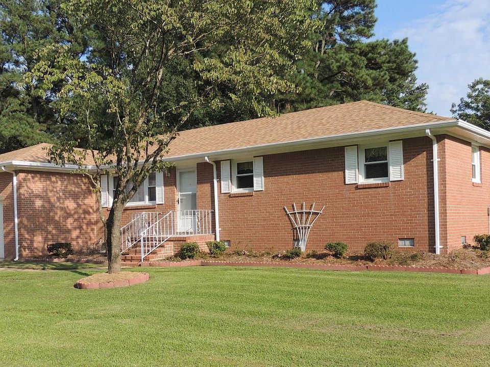 1st image of 225 Woodbridge Dr